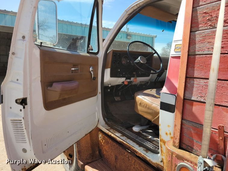 image for item NB9965 1974 Chevrolet C60 grain truck