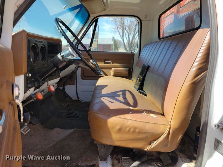 image for item NB9965 1974 Chevrolet C60 grain truck