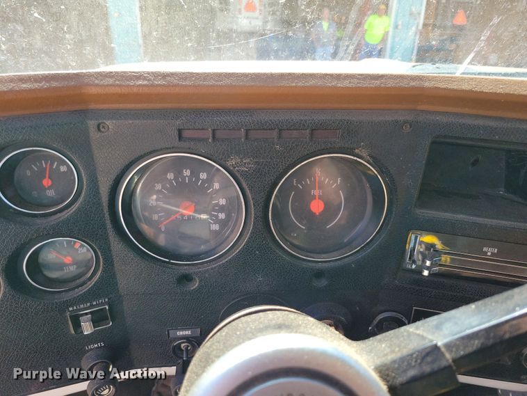 image for item NB9965 1974 Chevrolet C60 grain truck