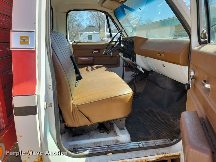 image for item NB9965 1974 Chevrolet C60 grain truck