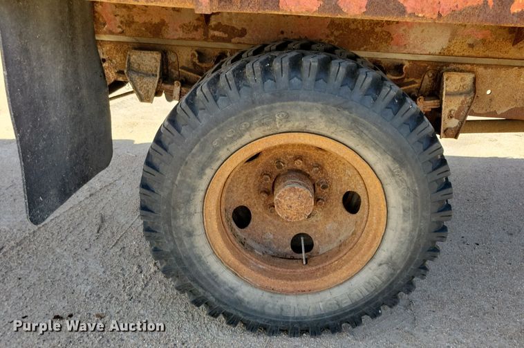 image for item NB9965 1974 Chevrolet C60 grain truck