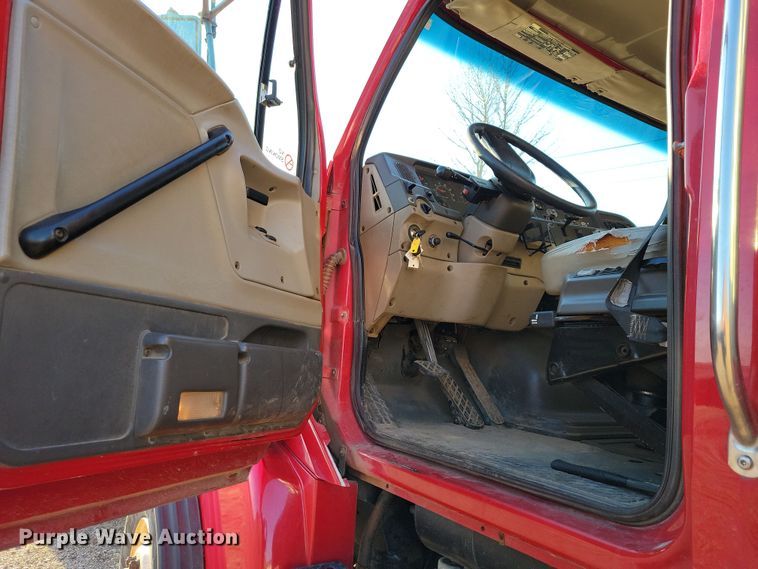 image for item NB9967 2002 Sterling LT9500 dump truck