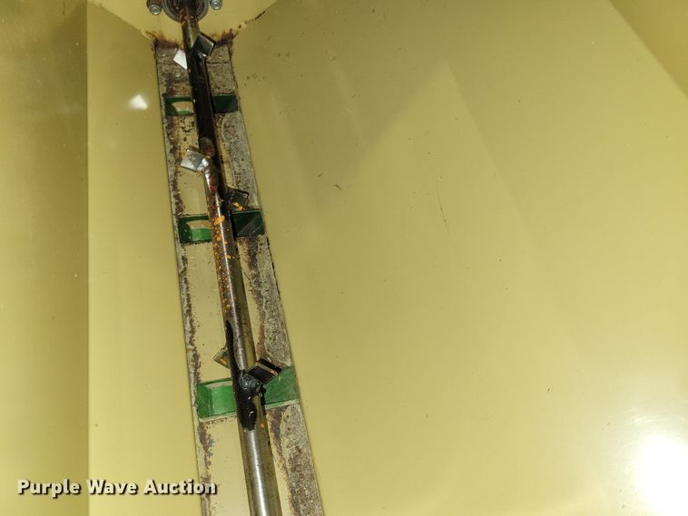 image for item NB9972 1991 Land Pride  0S1548 grain drill