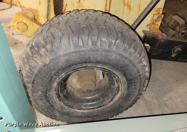 image for item NB9972 1991 Land Pride  0S1548 grain drill