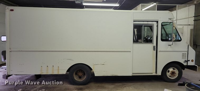 image for item NB9975 1997 Chevrolet  CP30 delivery van