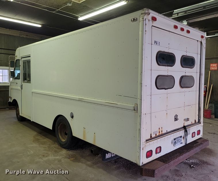 image for item NB9975 1997 Chevrolet  CP30 delivery van