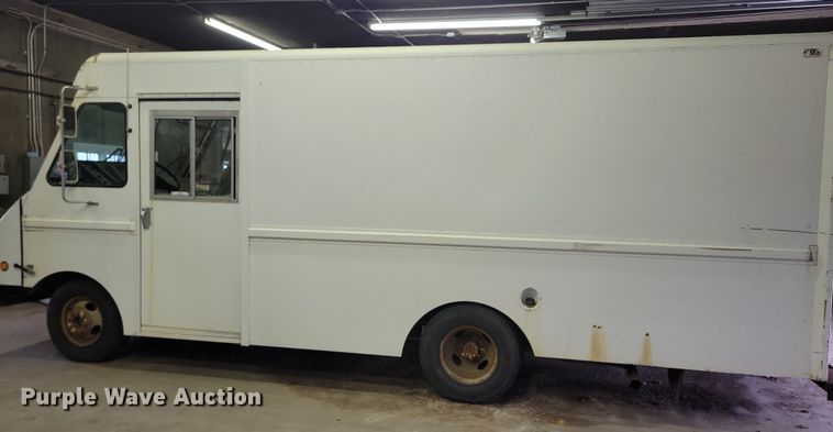 image for item NB9975 1997 Chevrolet  CP30 delivery van
