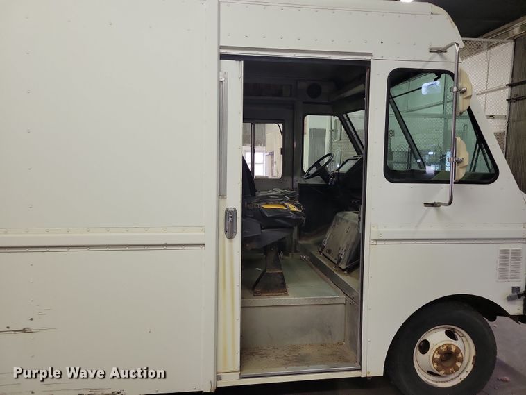 image for item NB9975 1997 Chevrolet  CP30 delivery van