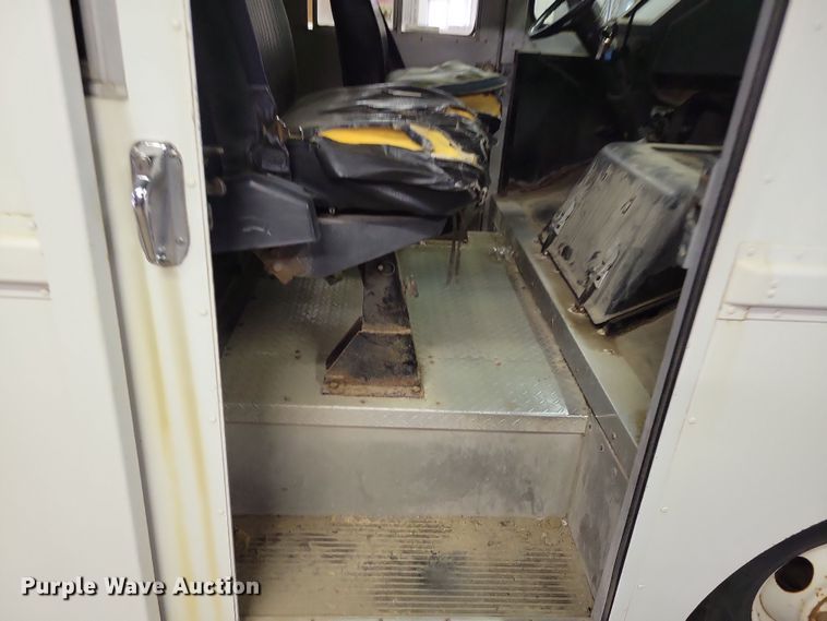 image for item NB9975 1997 Chevrolet  CP30 delivery van