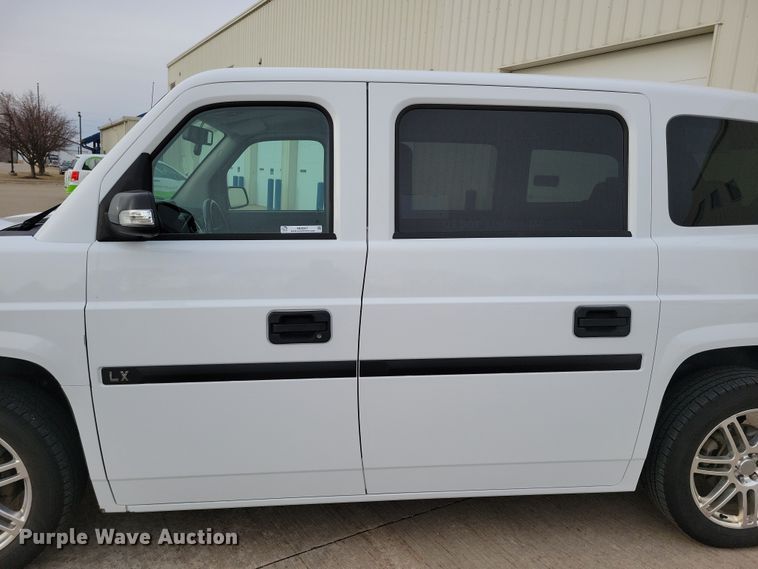 image for item NB9987 2014 MV-1 LX handicap accessible van