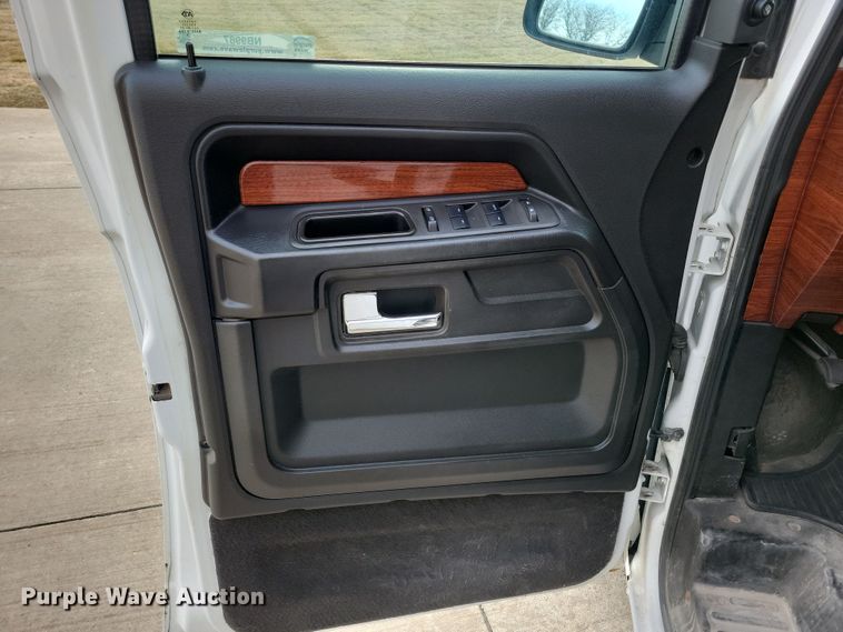 image for item NB9987 2014 MV-1 LX handicap accessible van