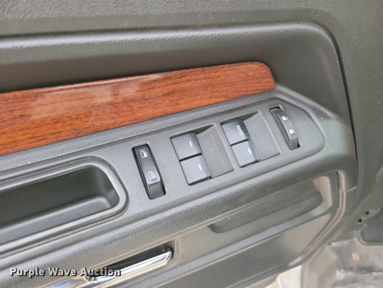 image for item NB9987 2014 MV-1 LX handicap accessible van