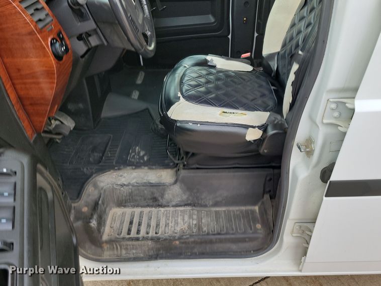 image for item NB9987 2014 MV-1 LX handicap accessible van