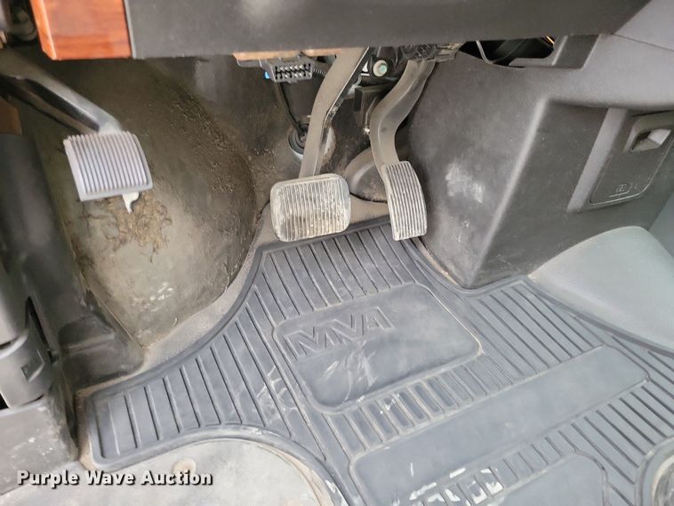 image for item NB9987 2014 MV-1 LX handicap accessible van