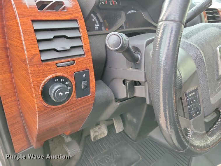 image for item NB9987 2014 MV-1 LX handicap accessible van