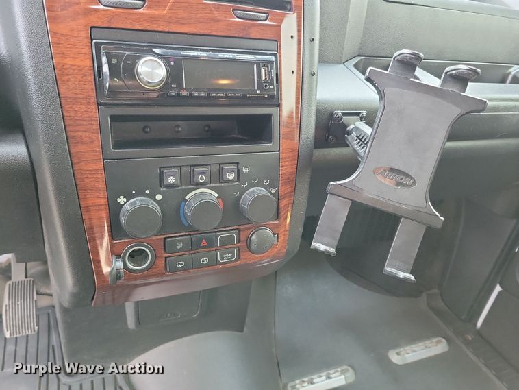 image for item NB9987 2014 MV-1 LX handicap accessible van