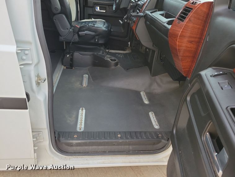 image for item NB9987 2014 MV-1 LX handicap accessible van
