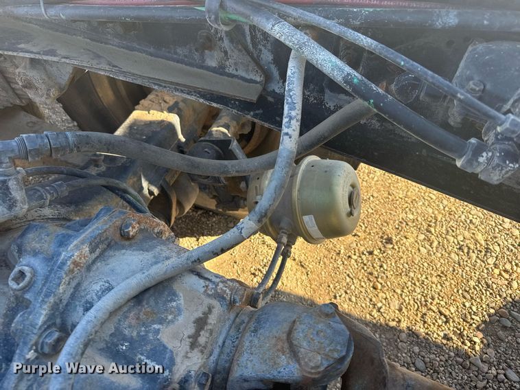 image for item NN9573 1979 Ford 8000 truck cab and chassis