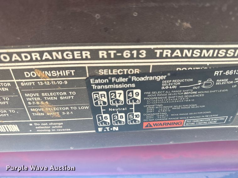 image for item NN9573 1979 Ford 8000 truck cab and chassis