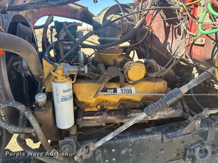 image for item NN9573 1979 Ford 8000 truck cab and chassis