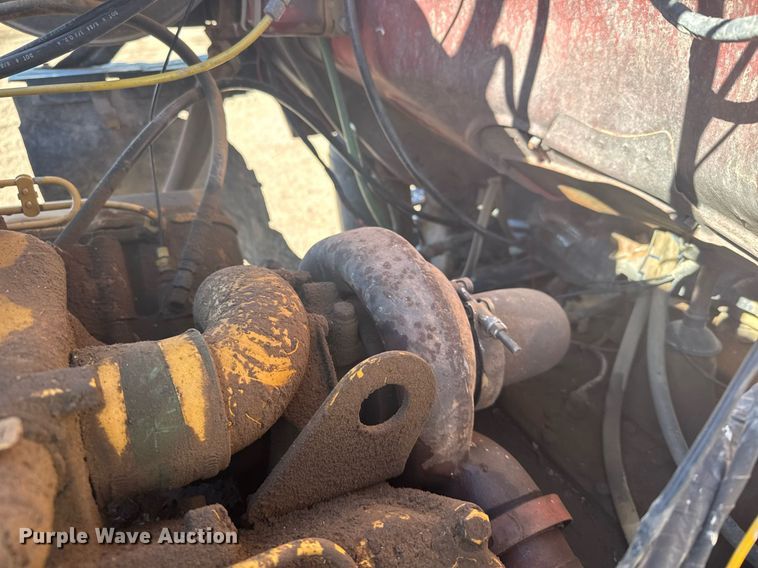 image for item NN9573 1979 Ford 8000 truck cab and chassis