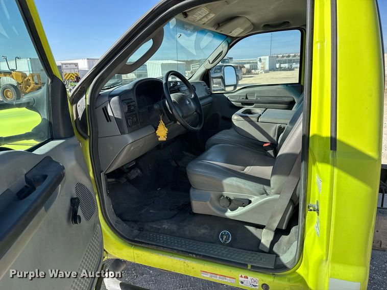 image for item NN9710 2007 Ford F550 truck cab and chassis