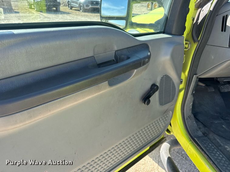 image for item NN9710 2007 Ford F550 truck cab and chassis