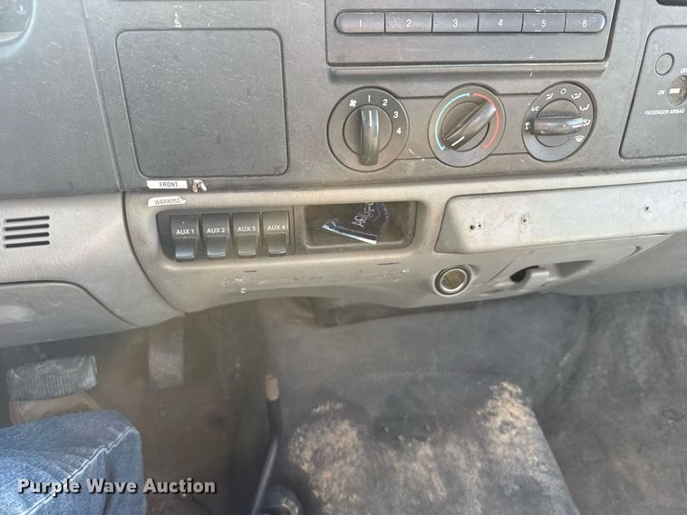 image for item NN9710 2007 Ford F550 truck cab and chassis