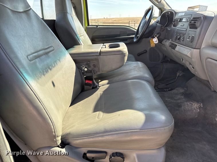 image for item NN9710 2007 Ford F550 truck cab and chassis