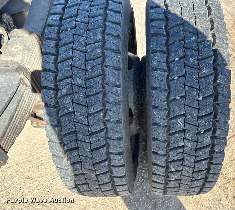 image for item NN9710 2007 Ford F550 truck cab and chassis