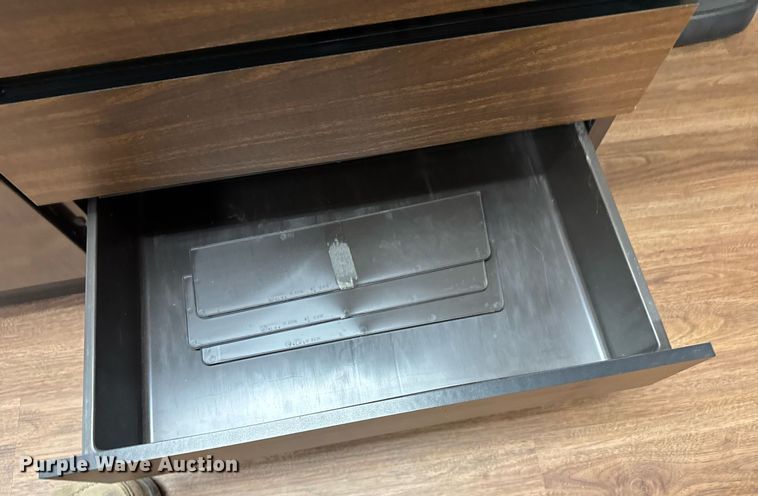 image for item NN9717 Midmark 104 exam table