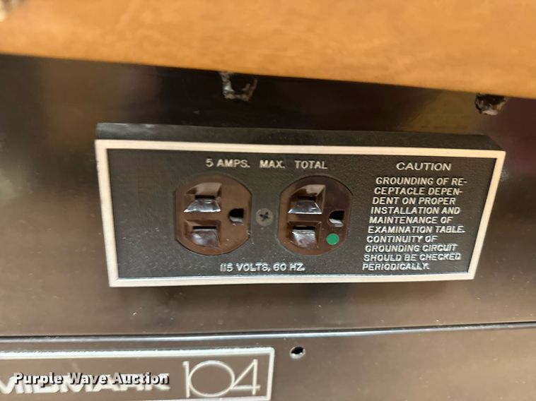 image for item NN9717 Midmark 104 exam table