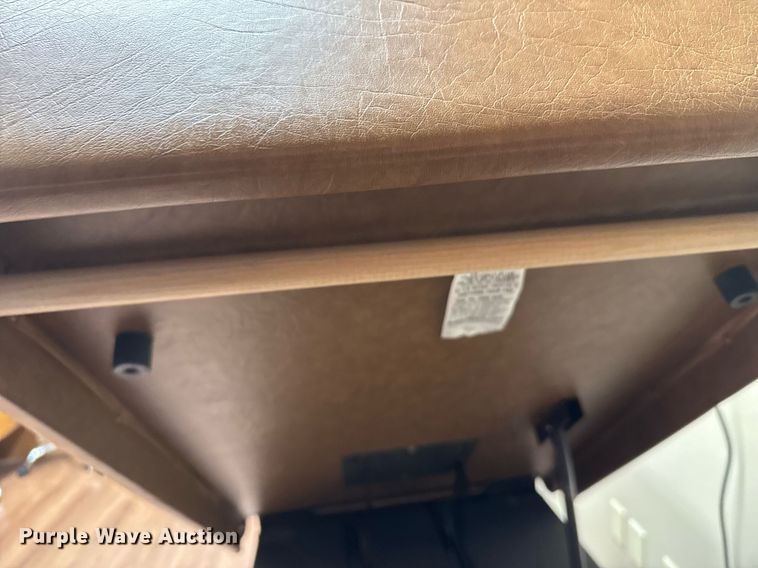 image for item NN9717 Midmark 104 exam table