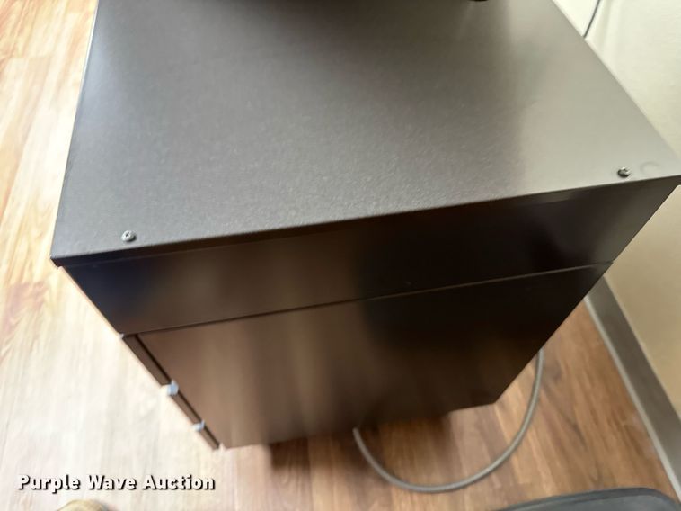 image for item NN9717 Midmark 104 exam table