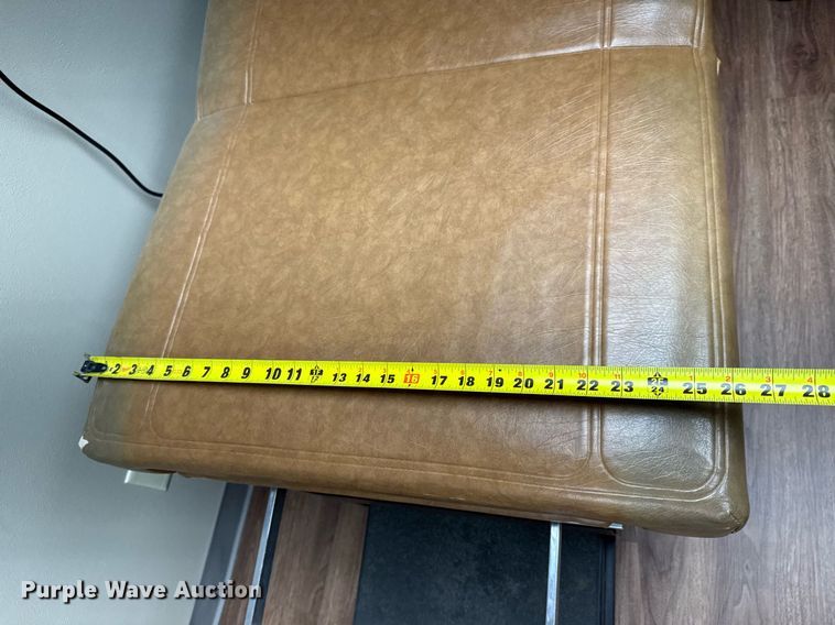 image for item NN9717 Midmark 104 exam table