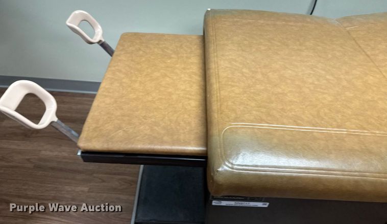 image for item NN9717 Midmark 104 exam table