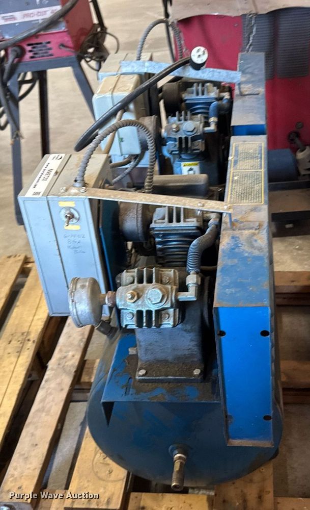 image for item NN9720 Emqlo air compressor