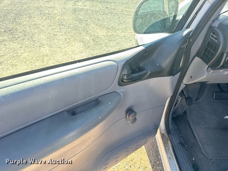 image for item NN9727 1998 Dodge Caravan van