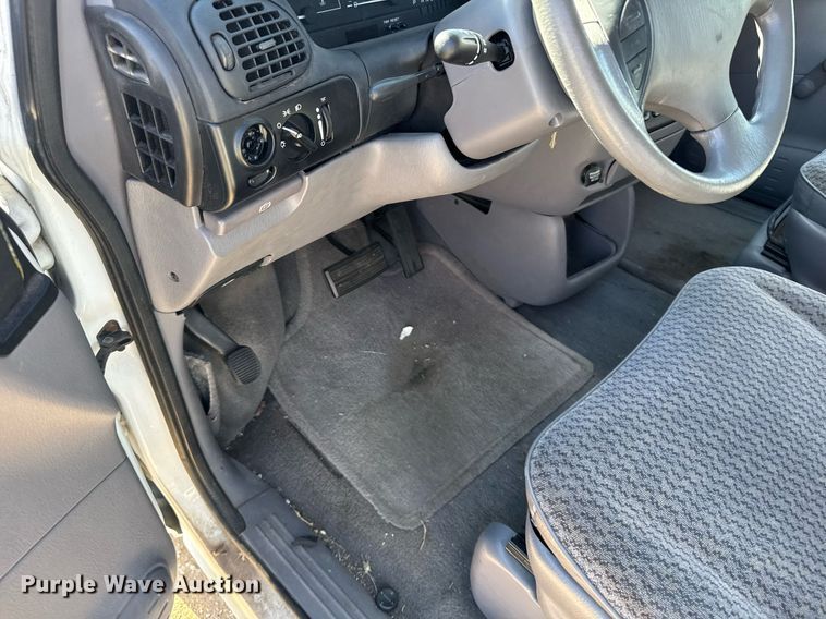 image for item NN9727 1998 Dodge Caravan van