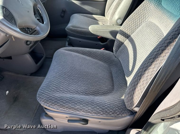 image for item NN9727 1998 Dodge Caravan van