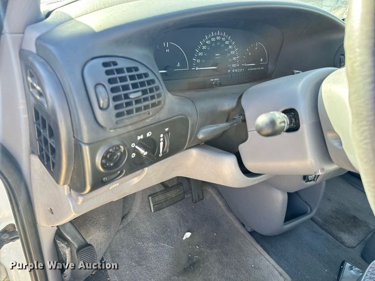 image for item NN9727 1998 Dodge Caravan van