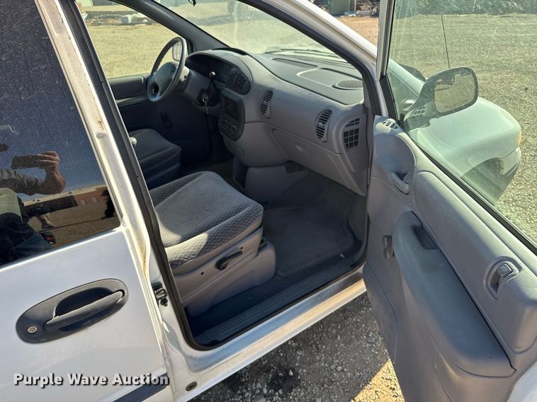 image for item NN9727 1998 Dodge Caravan van