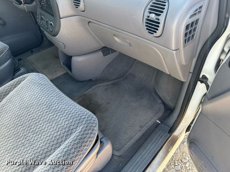 image for item NN9727 1998 Dodge Caravan van