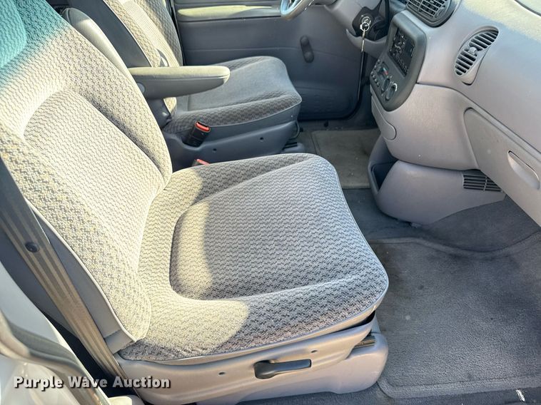 image for item NN9727 1998 Dodge Caravan van