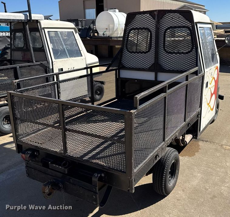 image for item NN9729 1991 Cushman Truckster utility vehicle