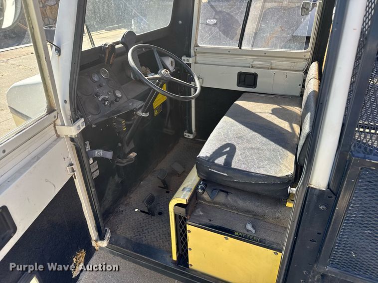 image for item NN9729 1991 Cushman Truckster utility vehicle