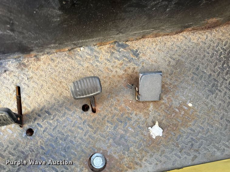 image for item NN9729 1991 Cushman Truckster utility vehicle