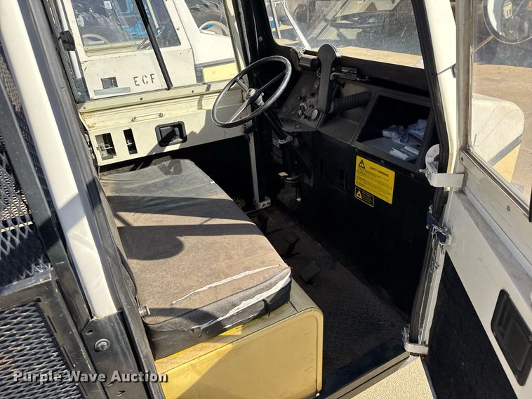 image for item NN9729 1991 Cushman Truckster utility vehicle