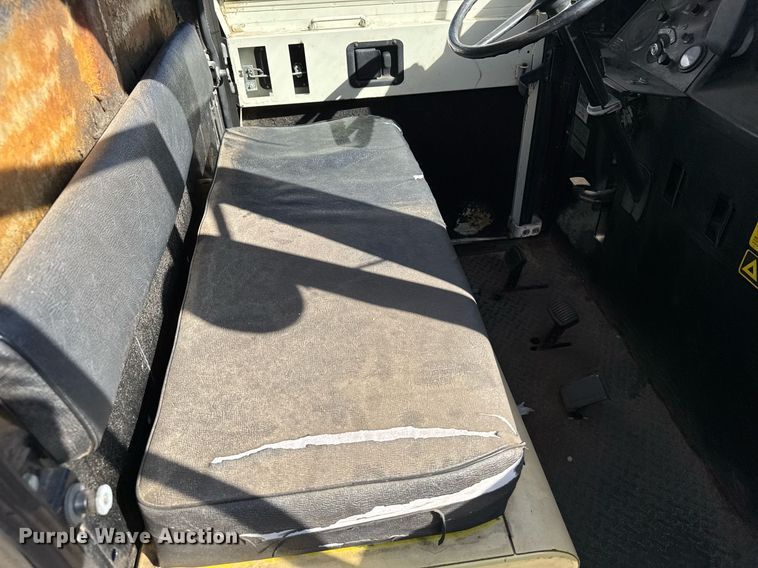 image for item NN9729 1991 Cushman Truckster utility vehicle