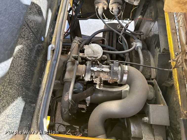 image for item NN9729 1991 Cushman Truckster utility vehicle